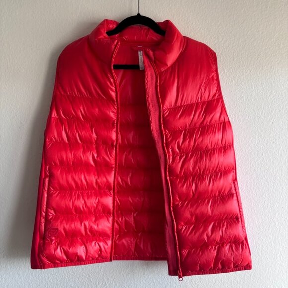 Fabletics Elliot Puffer Vest - RED / LARGE - Picture 3 of 8